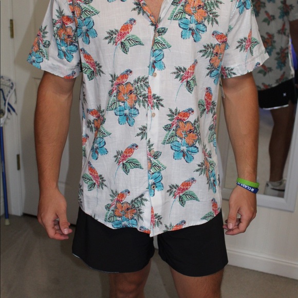 Men’s L Hawaiian Summer Shirt - Picture 3 of 6
